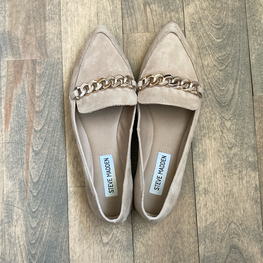 Steve Madden Women's Tan Loafers with Gold Chain